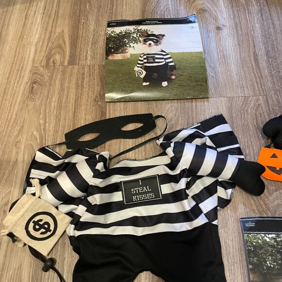 Dog Costumes - Picture 8 of 9